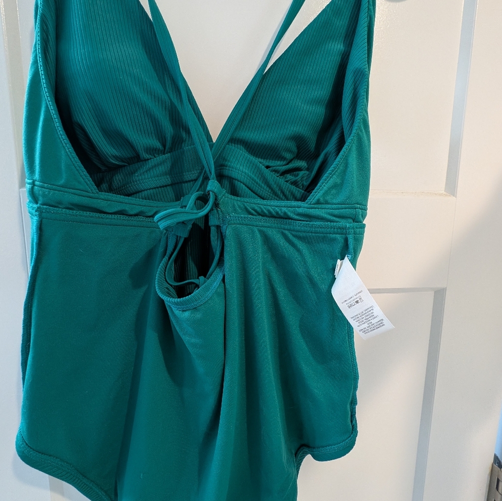 Time & Tru Woman's Ribbed One Piece Plunge Adjustable Halter Swimsuit, XL - Picture 6 of 13